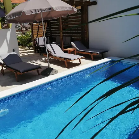 Apartmán Rustica With Exclusive Use Of The Pool-ground Floor