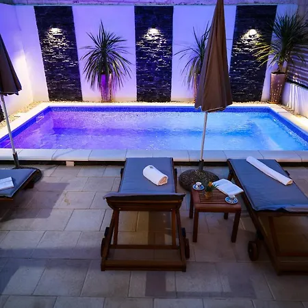 Rustica With Exclusive Use Of The Pool-ground Floor * زادار