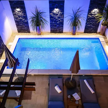 Rustica With Exclusive Use Of The Pool-ground Floor * زادار