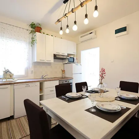 Apartmán Rustica With Exclusive Use Of The Pool-ground Floor